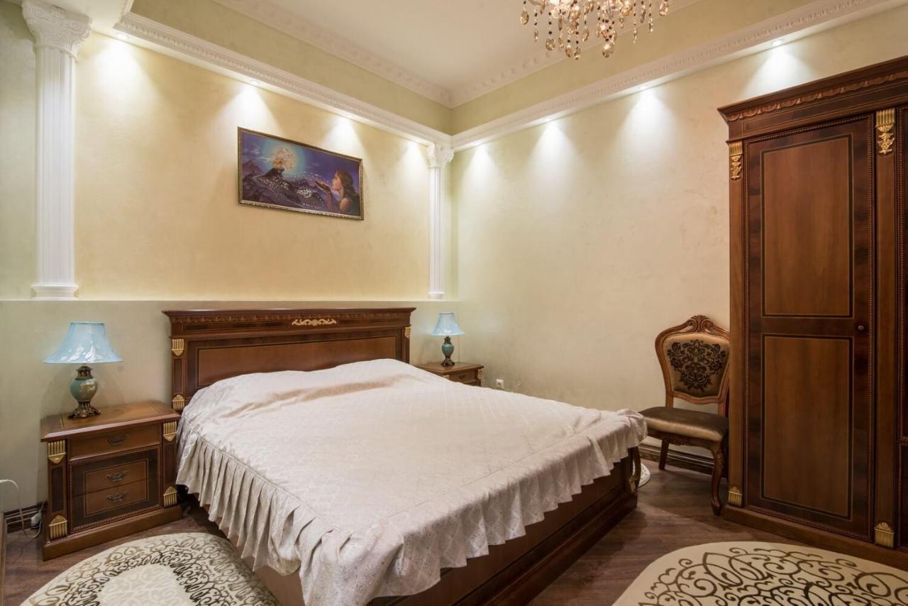 Panskiy Dvir Cernăuți Exterior foto