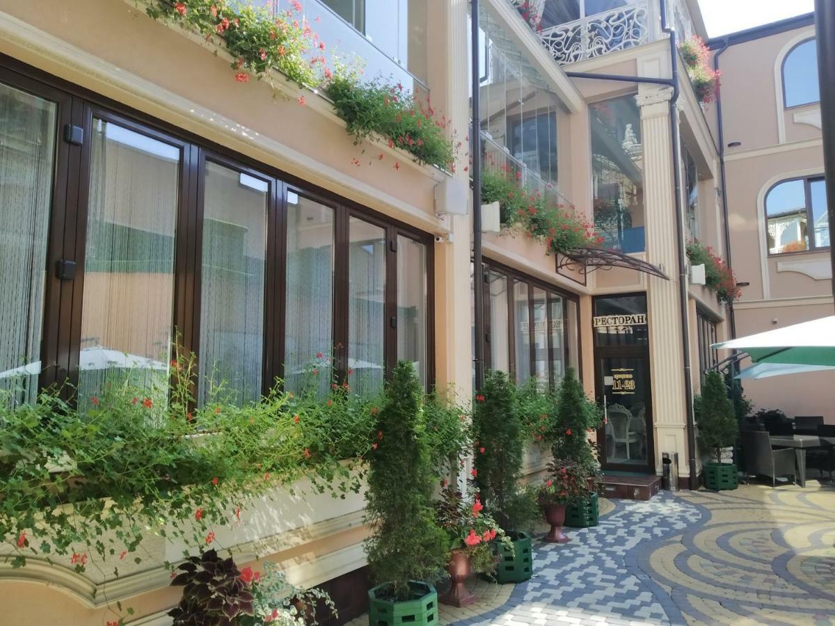 Panskiy Dvir Cernăuți Exterior foto
